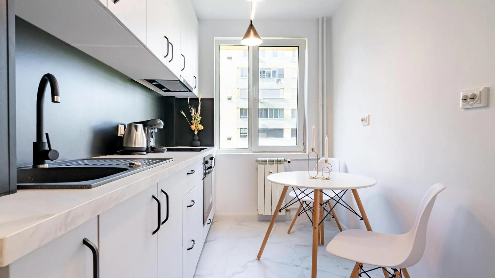Stylish Comfort - 2Br Apartment In Vibrant East Bucharest