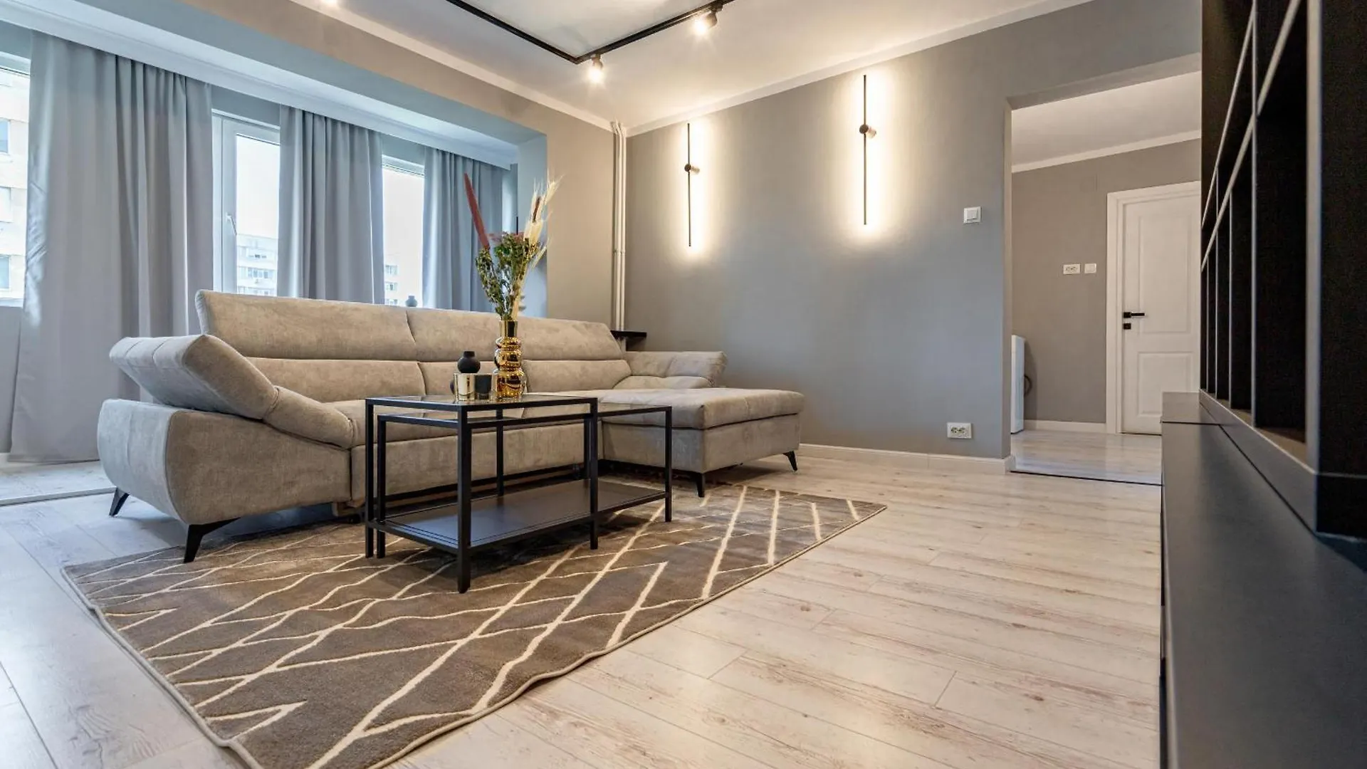 Stylish Comfort - 2Br Apartment In Vibrant East Bucharest