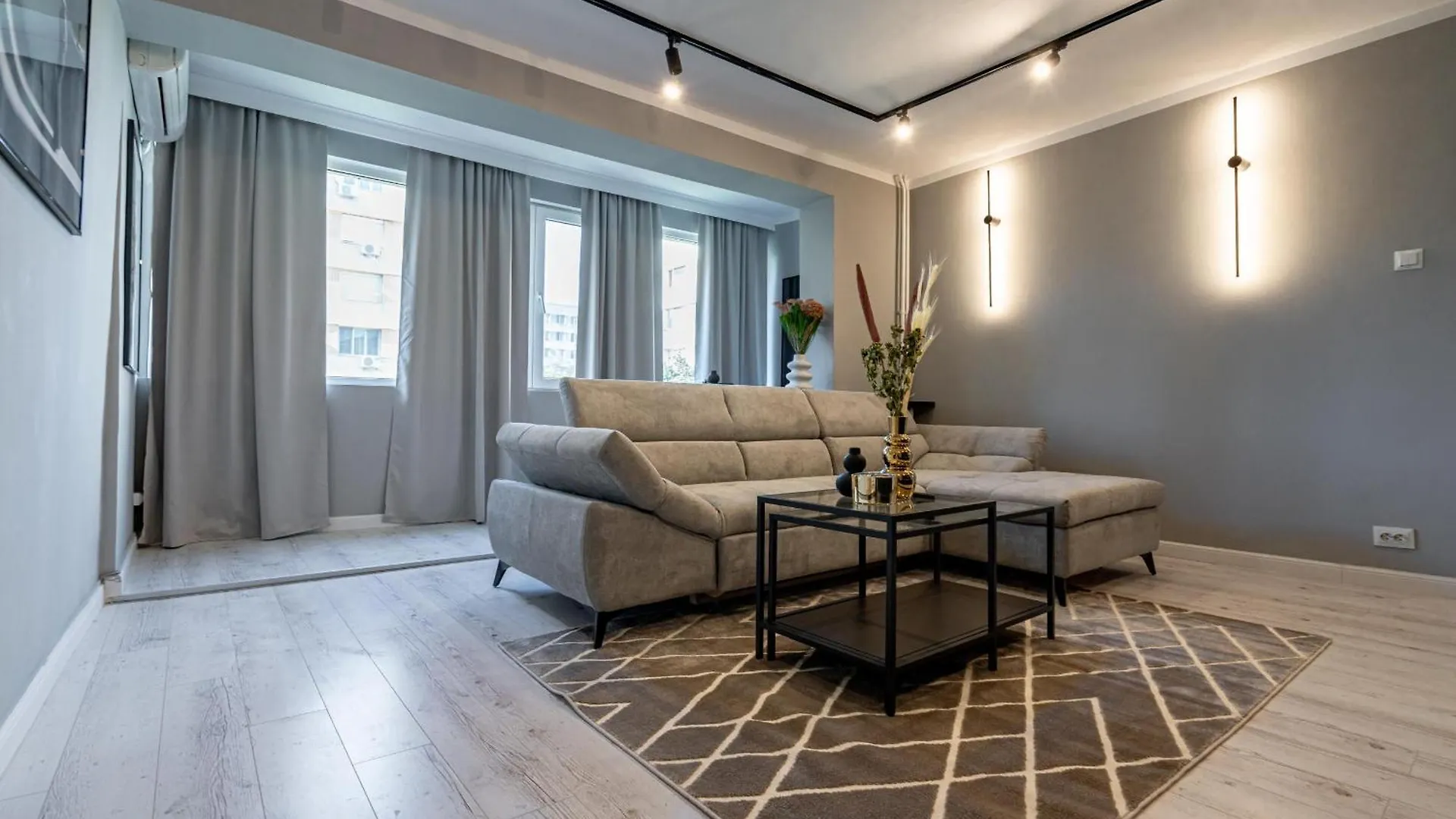 Stylish Comfort - 2Br Apartment In Vibrant East Bucharest